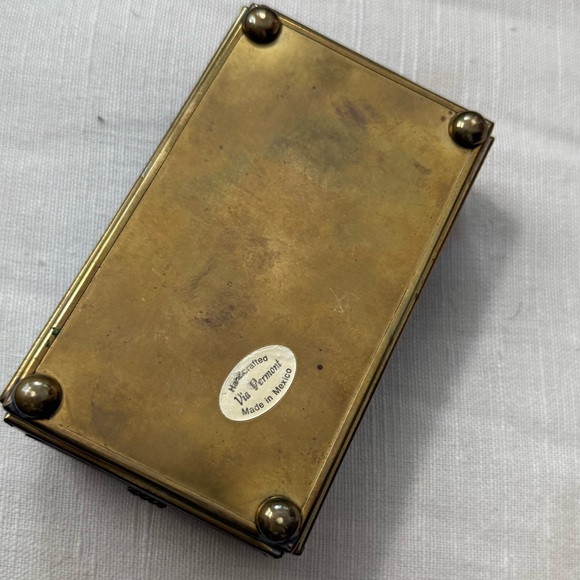 Vintage handcrafted Via Vermont Nativity brass and glass hinged trinket box - Picture 7 of 10